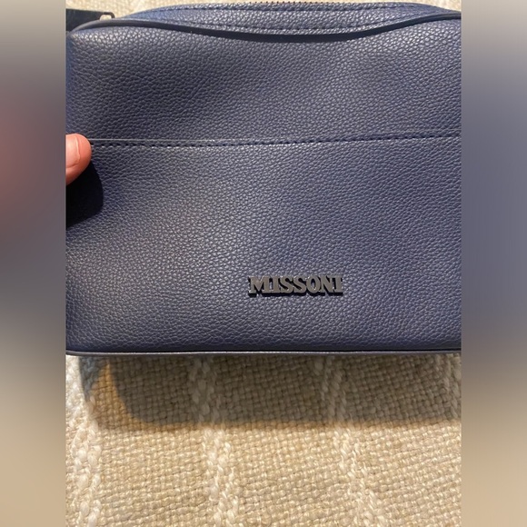 Missoni for Saudia Airlines Travel Bag Navy Blue NWOT - Picture 3 of 9